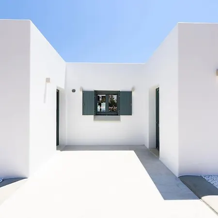 White & Rocks Villa *
