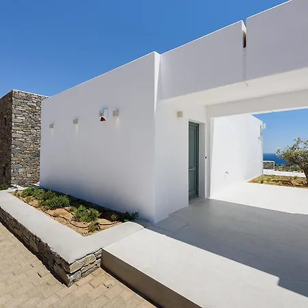 Villa White & Rocks