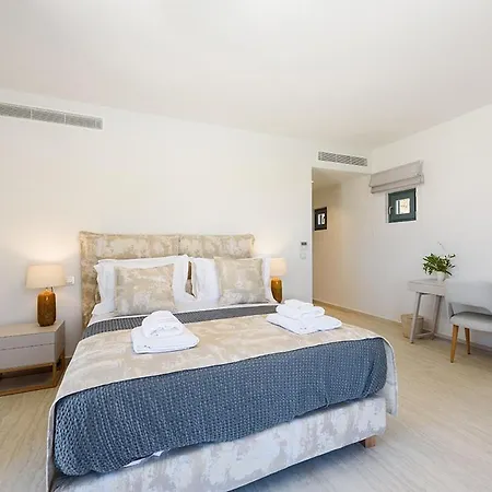 White & Rocks Villa