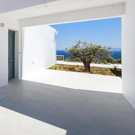 White & Rocks Villa *
